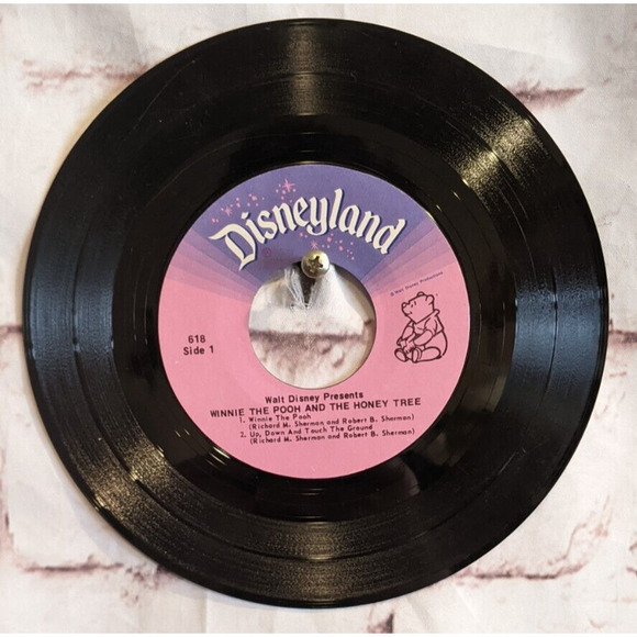 Walt Disney A Disneyland Record Winnie the Pooh and the Honey Tree 45 RPM - Picture 1 of 4